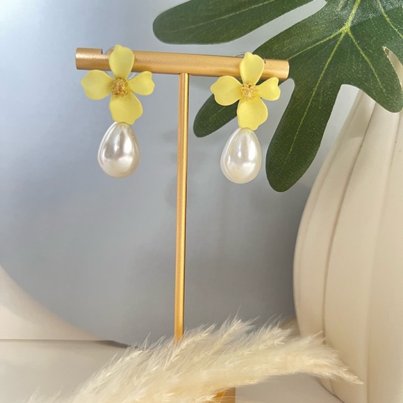 Elegant Floral & Pearl Drop Earrings - Coquette Small Earrings - Flower Earrings - Picture 14 of 16